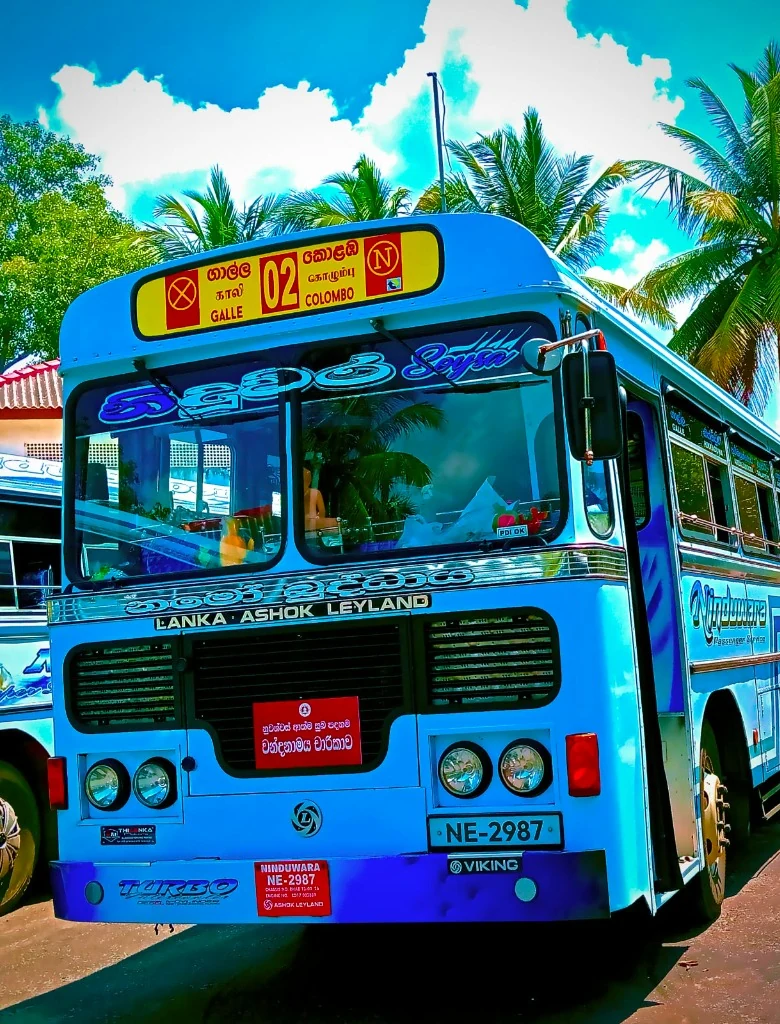 Ninduwara Bus